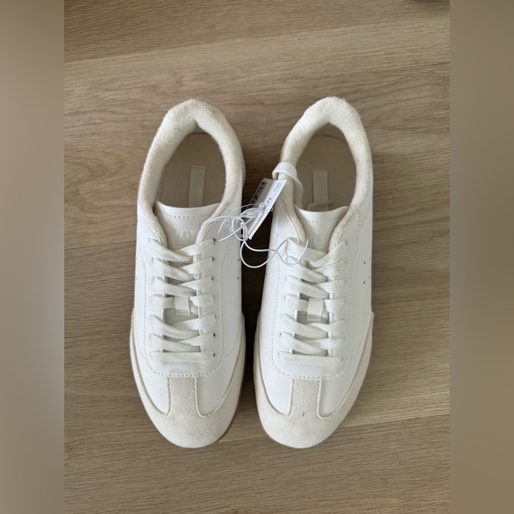 White color block sneaker